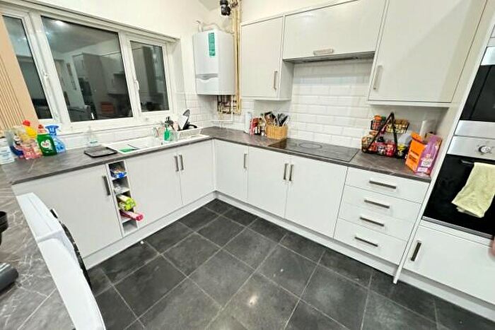 7 Bedroom Terraced House To Rent In Harriet Street Cardiff, CF24