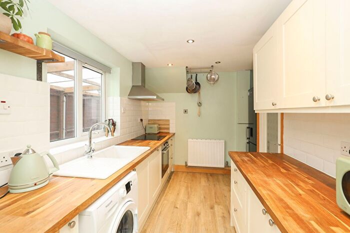 3 Bedroom Semi-Detached House For Sale In Bay Court, Killamarsh, S21