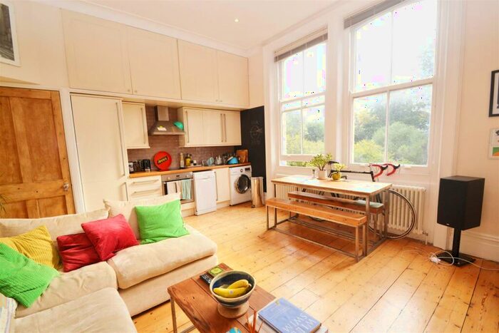 1 Bedroom Flat To Rent In The Drive, Hove, BN3
