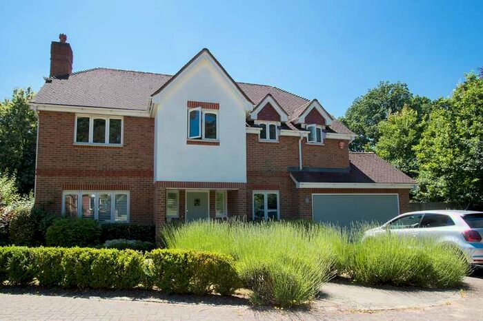 5 Bedroom Detached House To Rent In Holt Lane, Wokingham, RG41