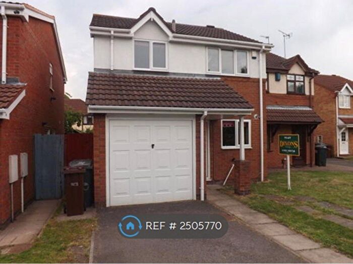3 Bedroom Semi-Detached House To Rent In Stubley Drive, Wolverhampton, WV10