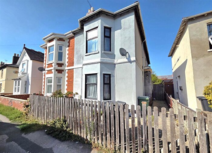 5 Bedroom Semi Detached House For Sale In Howard Street, Gloucester, GL1