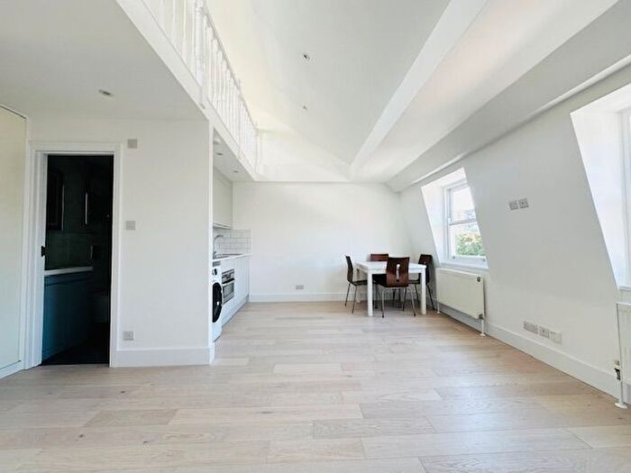 1 Bedroom Maisonette To Rent In Camden High Street, Camden Town, NW1