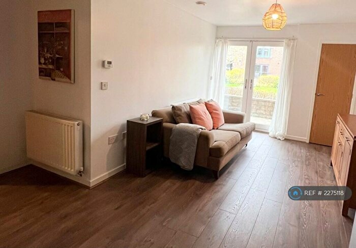 2 Bedroom Flat To Rent In Aire Quay, Hunslet, Leeds, LS10