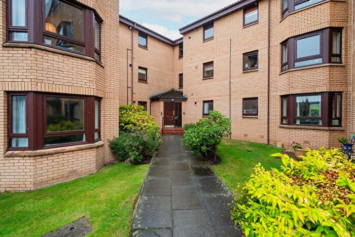 2 Bedroom Flat For Sale In Flat West Powburn, Edinburgh, EH9
