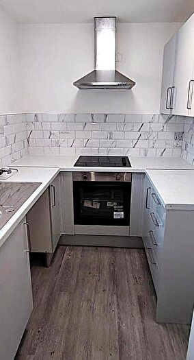 2 Bedroom Flat To Rent In Cowbridge Road East, Cardiff, CF5