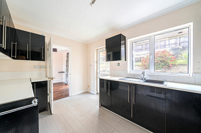 2 Bedroom Bungalow For Sale In Lime Tree Mead, Tiverton, Devon, EX16