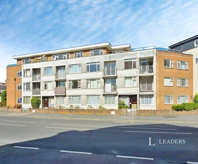 2 Bedroom Flat To Rent In Bourneside Court, Seaside Road, East Sussex, BN21