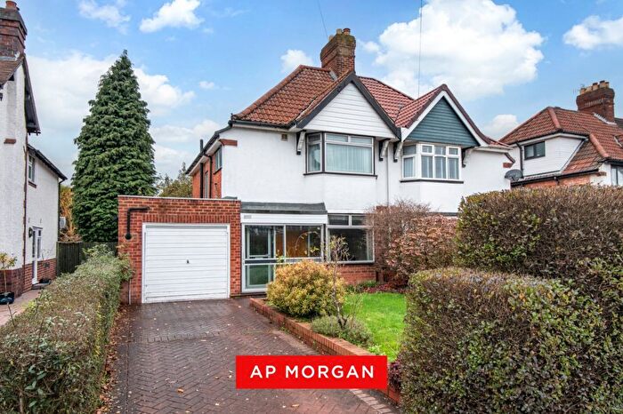 3 Bedroom Semi-Detached House For Sale In Birmingham Road, Marlbrook, Bromsgrove, Worcestershire, B61