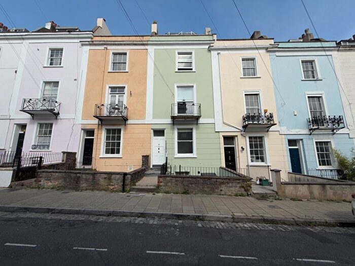 3 Bedroom Property To Rent In Southleigh Road, Bristol, BS8