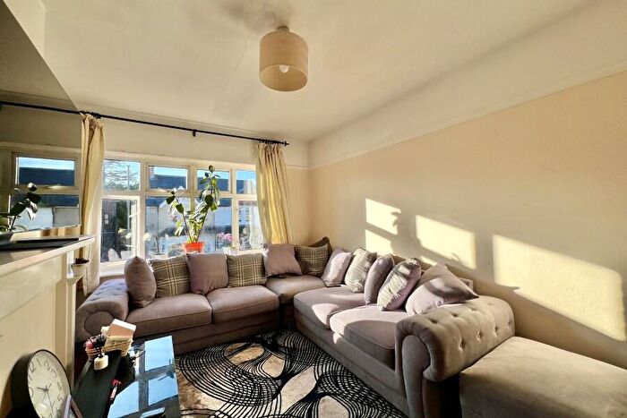 2 Bedroom Apartment To Rent In Horsell, Woking, GU21