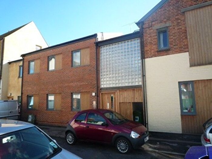 3 Bedroom Flat To Rent In Randolph, Oxford, OX4