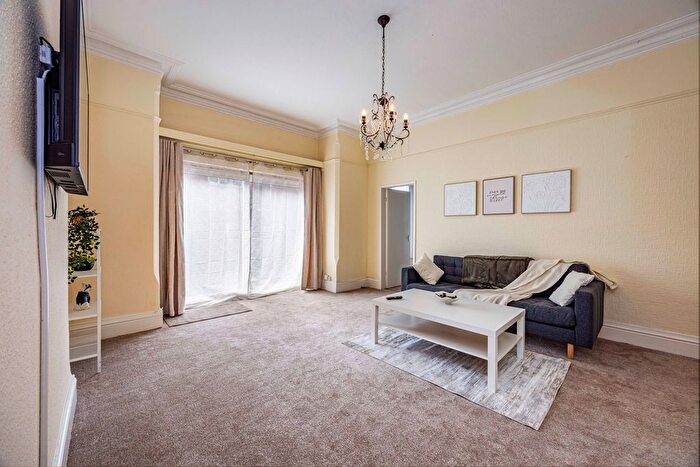 1 Bedroom Flat To Rent In Zulla Road, Nottingham, NG3