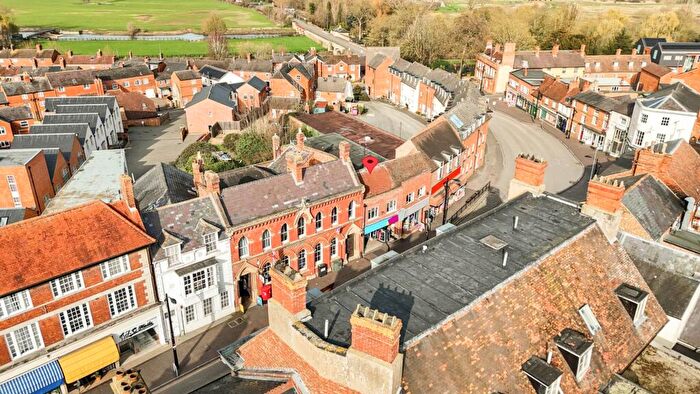 2 Bedroom Maisonette For Sale In High Street, Newport Pagnell, MK16