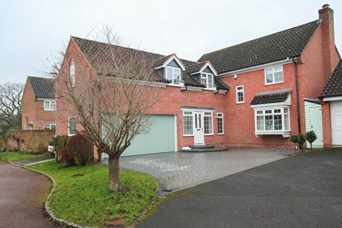 4 Bedroom Detached House For Sale In Bedfordshire Way, Wokingham, RG41