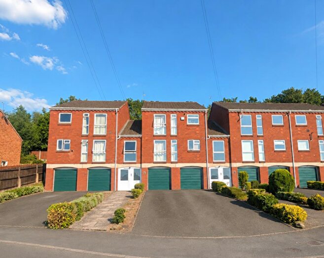 2 Bedroom Flat For Sale In Princess Crescent, Halesowen, B63