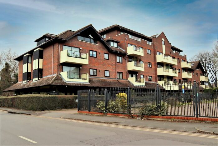 1 Bedroom Apartment To Rent In Ray Park Road Maidenhead Berkshire, SL6