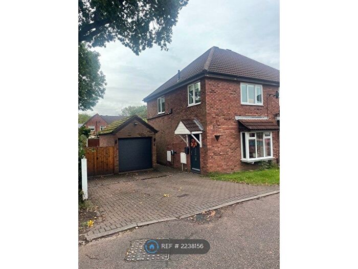 3 Bedroom Semi-Detached House To Rent In Tweedsmuir Close, Warrington, WA2