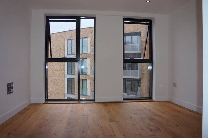 1 Bedroom Flat To Rent In Lee Street, Hackney, E8
