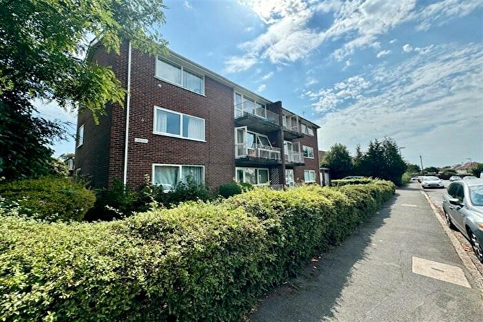 2 Bedroom Apartment To Rent In Clifton Road, Regents Park, SO15