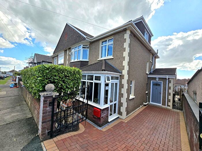 3 Bedroom Semi-Detached House For Sale In Parcau Avenue, Bridgend, CF31
