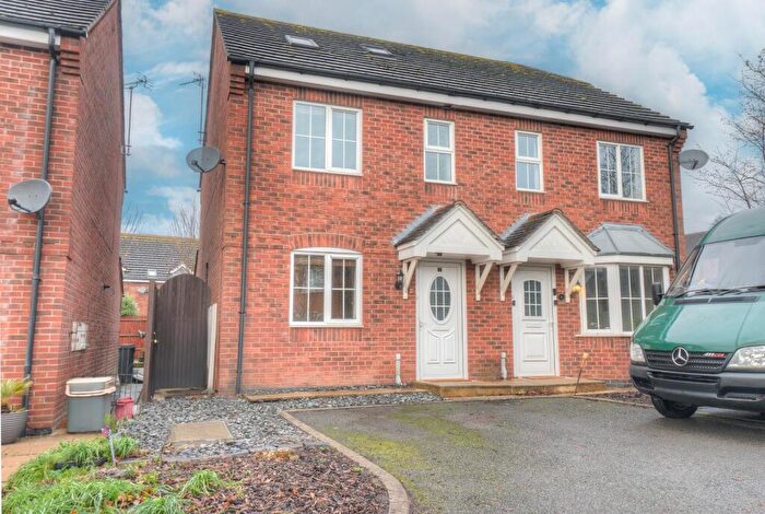 3 Bedroom House For Sale In The Lakins, Measham, DE12