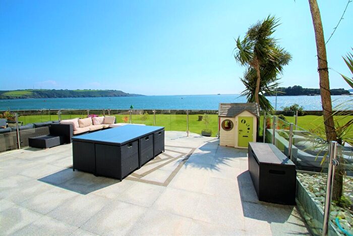 3 Bedroom Apartment To Rent In Grand Parade, West Hoe, Plymouth, PL1