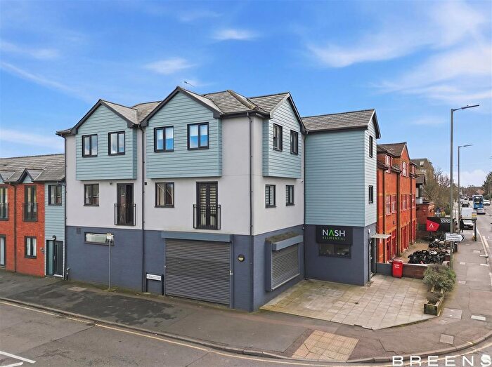 2 Bedroom Flat To Rent In Russells Court, Russells Ride, Cheshunt, Waltham Cross, EN8