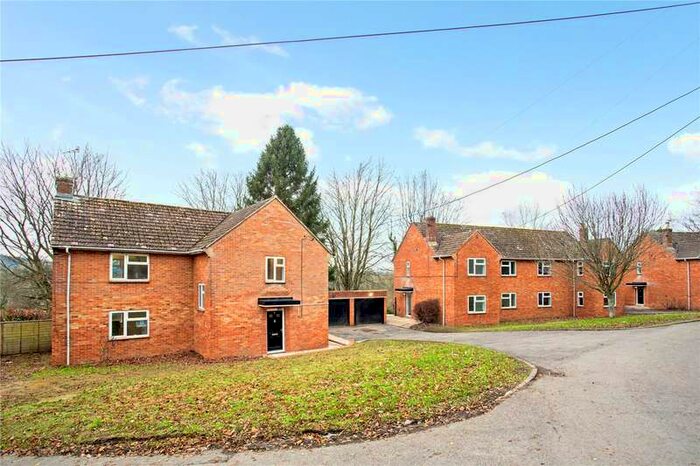 4 Bedroom Detached House For Sale In Leatler Close, Fovant, Salisbury, Wiltshire, SP3