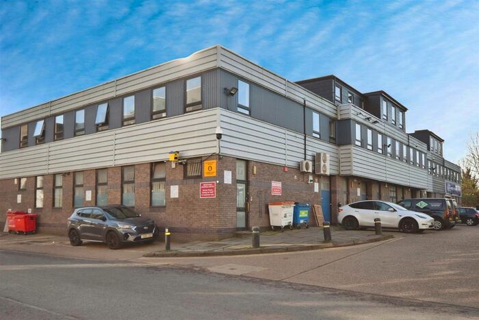 2 Bedroom Maisonette To Rent In Commerce Road, Brentford, TW8