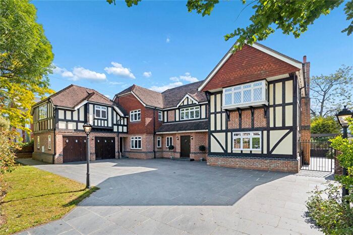 5 Bedroom Detached House For Sale In Nelmes Road, Emerson Park, RM11