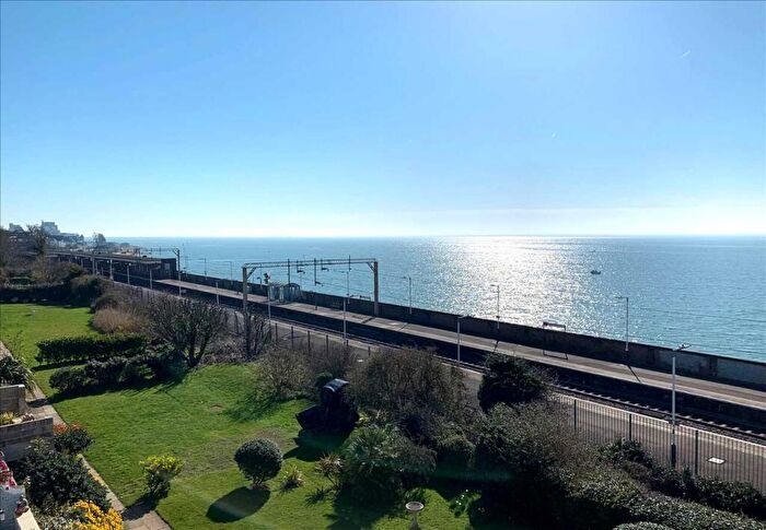 2 Bedroom Apartment For Sale In Seabrink, Undercliff Gardens, Leigh On Sea, SS9