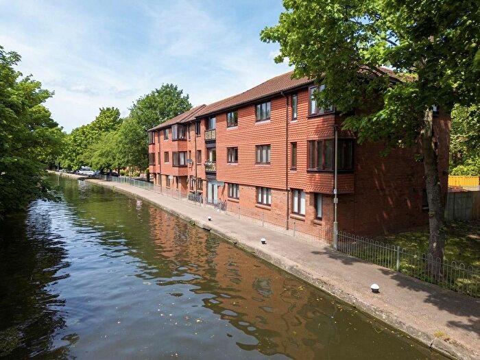 2 Bedroom Flat For Sale In Staveley Court, Loughborough, LE11