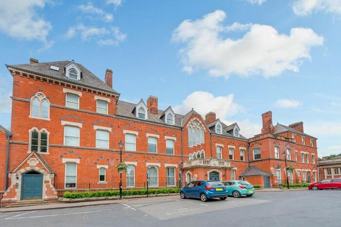 3 Bedroom Flat To Rent In Royal Sutton Place, King Edwards Square, Sutton Coldfield, B73