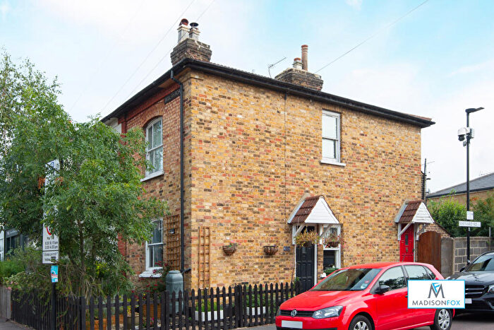 1 Bedroom Apartment To Rent In Beulah Road, Walthamstow, London, E17