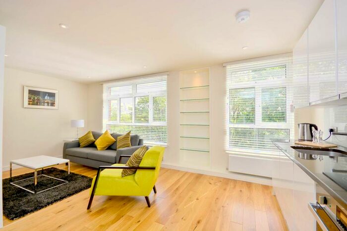 Studio To Rent In Falconwood Court, Blackheath, London, SE3