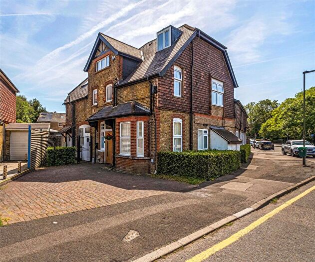 2 Bedroom Flat For Sale In Clarence Court, Rushmore Hill, Orpington, BR6