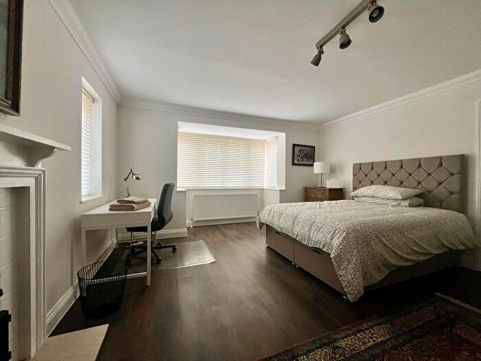 1 Bedroom Detached House To Rent In Longmoor Road, Liphook, GU30