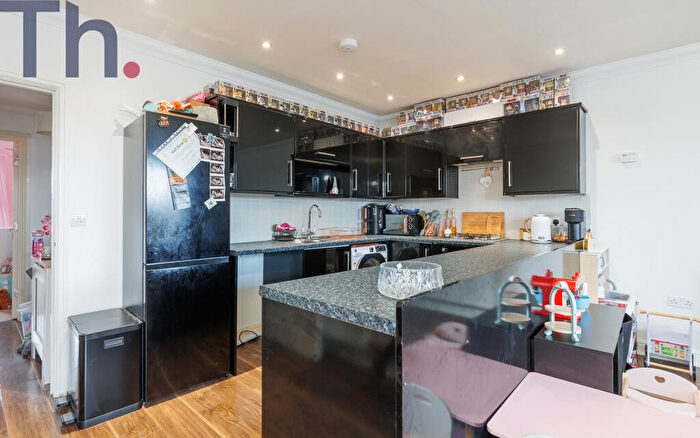 2 Bedroom Flat For Sale In Newport, Isle Of Wight, PO30