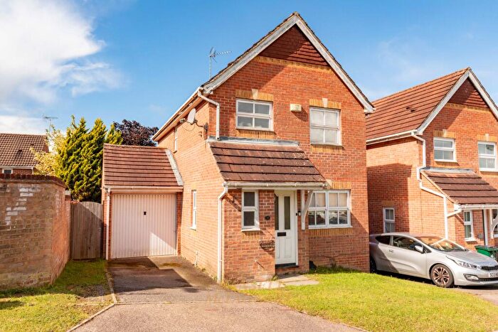 3 Bedroom Detached House For Sale In Bassett Road, Maidenbower, RH10