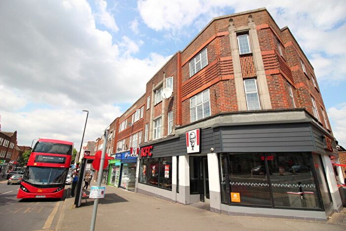 4 Bedroom Flat To Rent In Central Road, Worcester Park, KT4