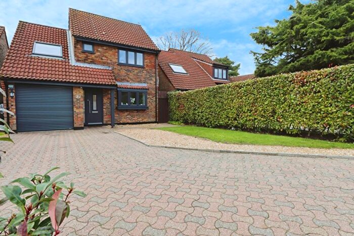 4 Bedroom Detached House For Sale In Throopside Avenue, Bournemouth, BH9