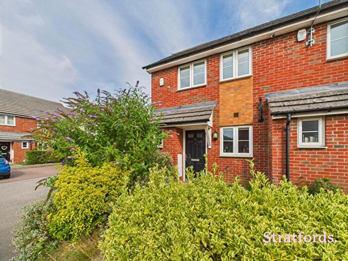 2 Bedroom End Of Terrace House To Rent In Piccadilly Mews, Winslow, MK18