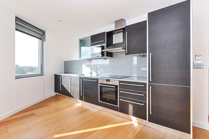 1 Bedroom Apartment To Rent In Altyre Road, Croydon, CR0