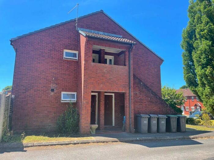 Studio To Rent In Sentinel Close, Waterlooville, Hampshire, PO7