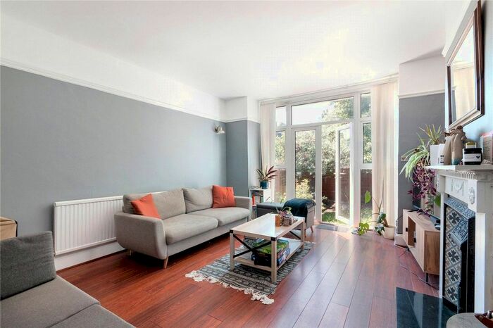 1 Bedroom Flat To Rent In Delamere Road, London, SW20