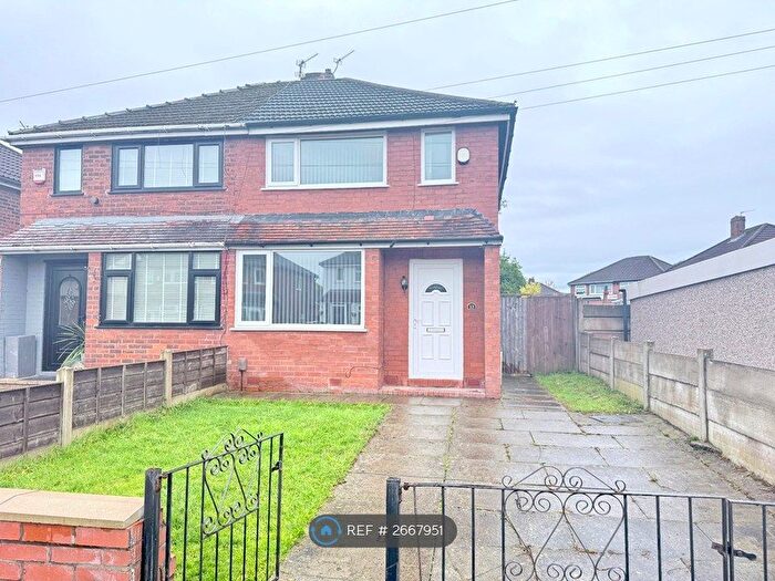 2 Bedroom Semi Detached House To Rent In Pinetree Street, Manchester, M18