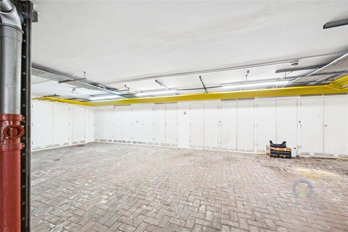 2 Bedroom Flat For Sale In Grove Road, Northampton, NN1