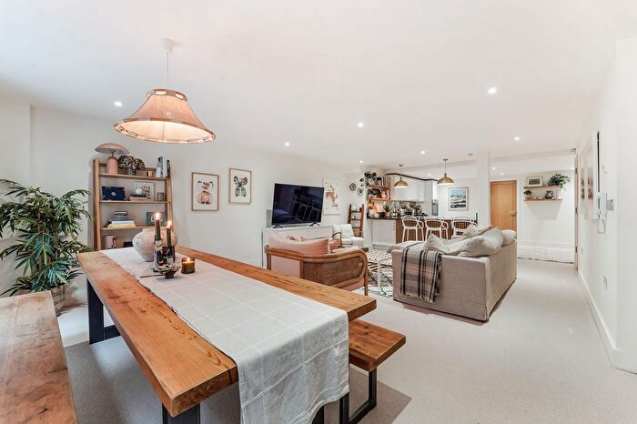 2 Bedroom Flat For Sale In Alpha Road, Guildford House, KT5