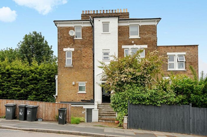 1 Bedroom Flat To Rent In Ravensbourne Park, Catford, London, SE6